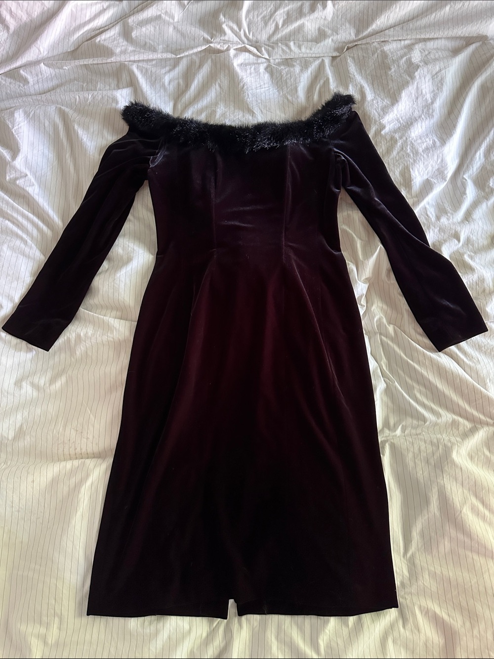 Vintage Alex Evenings - Off-Shoulder Gown Boned Bodice w/ Faux Fur Trim - Black